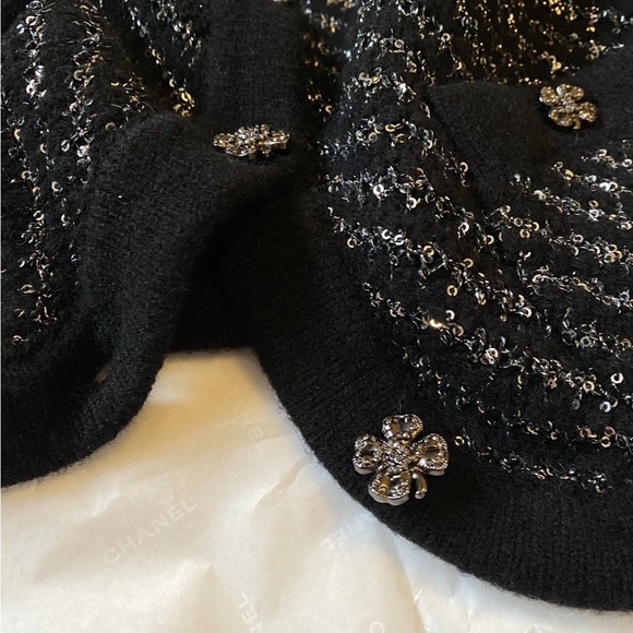 Elegant Black and White cashmere Women's Jacket - Picture 2 of 4